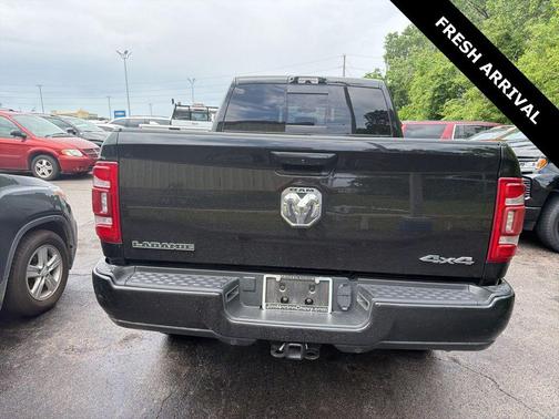 Diamond Black Crystal Pearlcoat 2023 RAM 2500 Laramie Crew Cab 4x4 6'4' Box