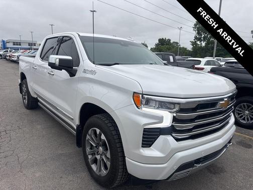Iridescent Pearl Tricoat 2024 Chevrolet Silverado 1500 High Country