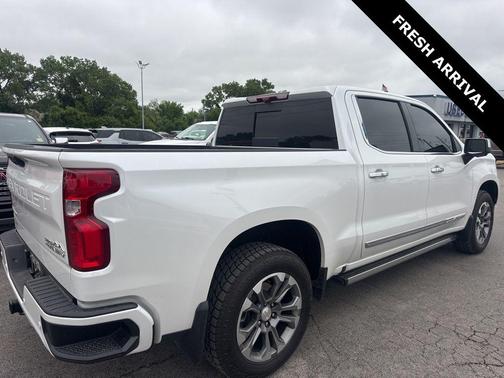 Iridescent Pearl Tricoat 2024 Chevrolet Silverado 1500 High Country