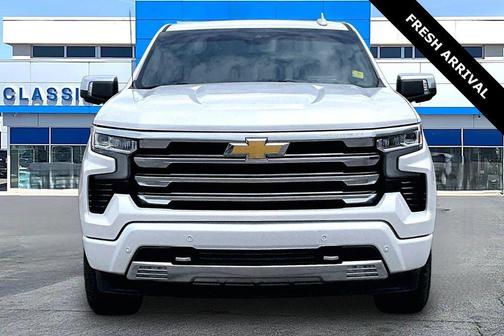 Iridescent Pearl Tricoat 2024 Chevrolet Silverado 1500 High Country