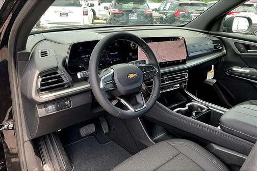 Mosaic Black Metallic 2026 Chevrolet Traverse LT