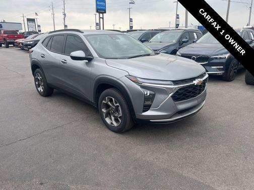 Sterling Gray Metallic 2026 Chevrolet Trax LT