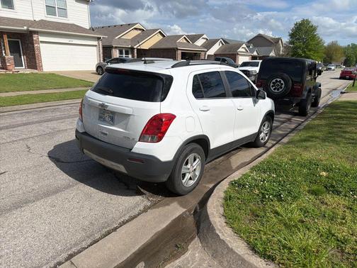 Summit White 2016 Chevrolet Trax LT