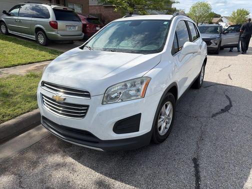 Summit White 2016 Chevrolet Trax LT