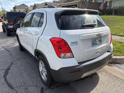 Summit White 2016 Chevrolet Trax LT