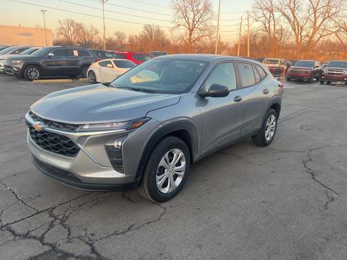 2025 Chevrolet Trax LS