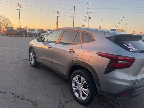 2025 Chevrolet Trax LS