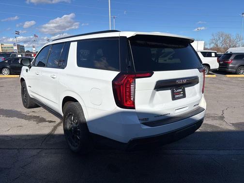 2021 GMC Yukon XL 4WD AT4