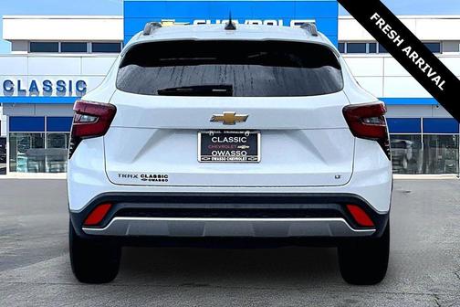 Summit White 2025 Chevrolet Trax LT