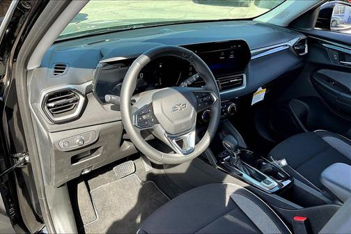 Mosaic Black Metallic 2026 Chevrolet Trailblazer LT