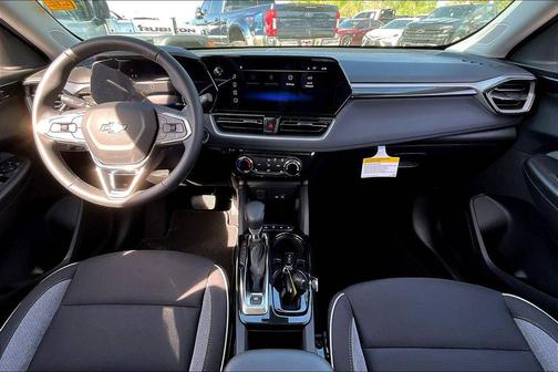 Mosaic Black Metallic 2026 Chevrolet Trailblazer LT