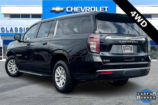2023 Chevrolet Suburban LT