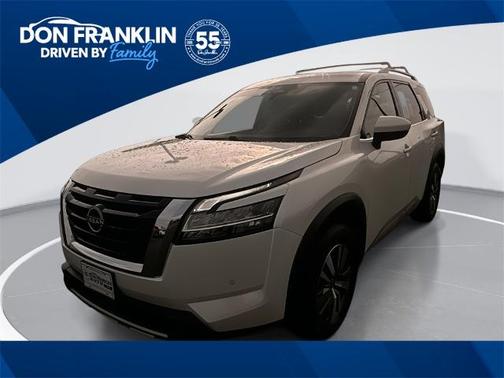 2023 Nissan Pathfinder SL