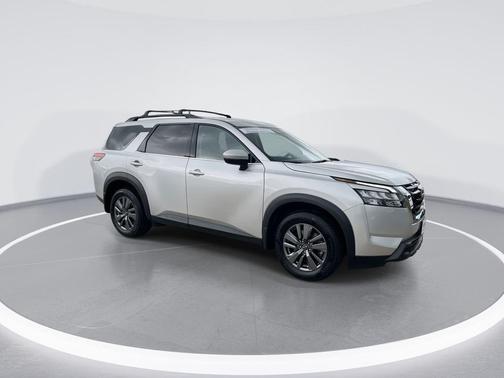 Brilliant Silver Metallic 2024 Nissan Pathfinder SV