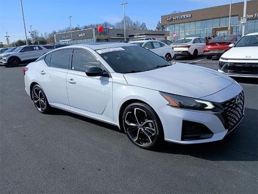 2024 Nissan Altima 2.5 SR