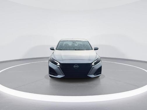 Brilliant Silver Metallic 2023 Nissan Altima 2.5 SV