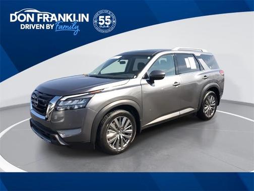 2025 Nissan Pathfinder SL