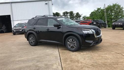 2023 Nissan Pathfinder SV