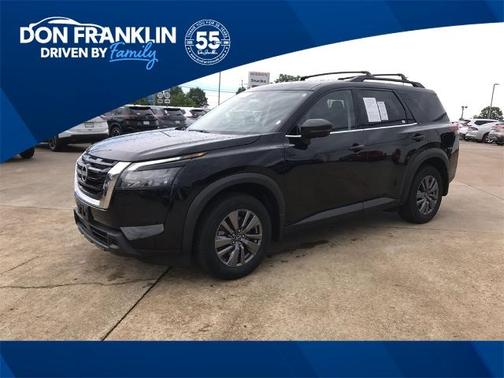 2023 Nissan Pathfinder SV