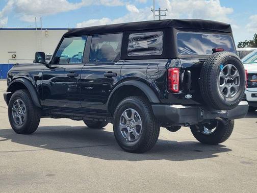 Shadow Black 2026 Ford Bronco Big Bend