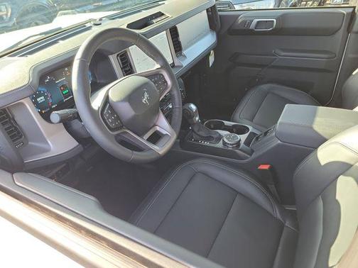 Oxford White 2026 Ford Bronco Outer Banks