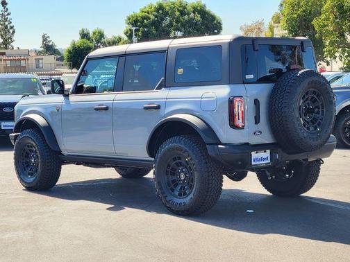 Avalanche Gray 2026 Ford Bronco Badlands