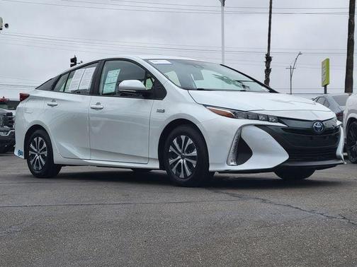Pearl 2021 Toyota Prius Prime XLE