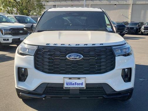 Star White 2026 Ford Explorer ST-Line