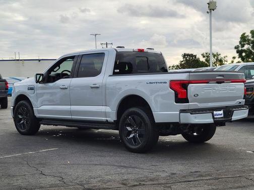 2025 Ford F-150 Lightning LARIAT