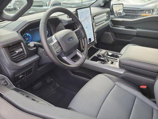 2025 Ford F-150 Lightning LARIAT