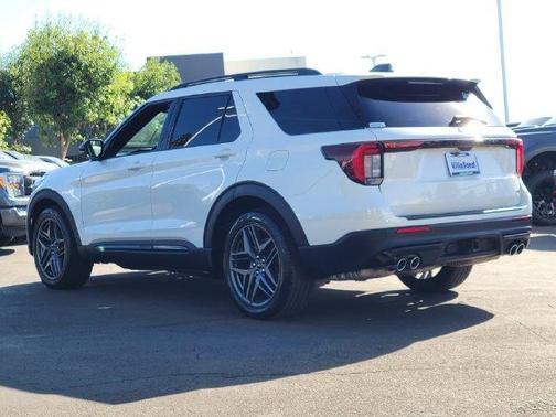 White Metallic 2025 Ford Explorer ST