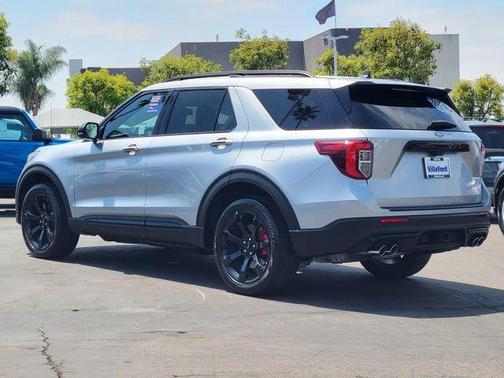 Iconic Silver Metallic 2023 Ford Explorer ST