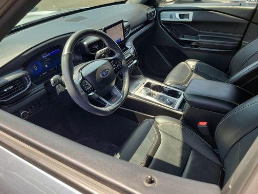 Iconic Silver Metallic 2023 Ford Explorer ST