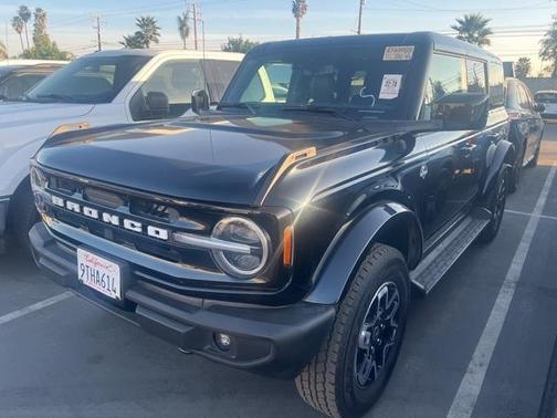 2025 Ford Bronco Outer Banks