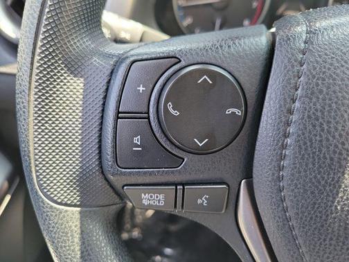 Silver Sky Metallic 2018 Toyota RAV4 LE