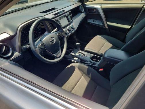 Silver Sky Metallic 2018 Toyota RAV4 LE