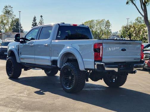 Avalanche 2026 Ford F-250 Lariat