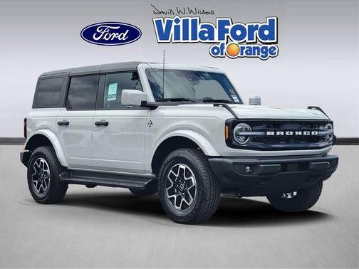 Avalanche Gray 2026 Ford Bronco Outer Banks