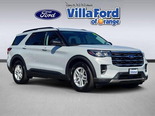 Space White Metallic 2026 Ford Explorer Active