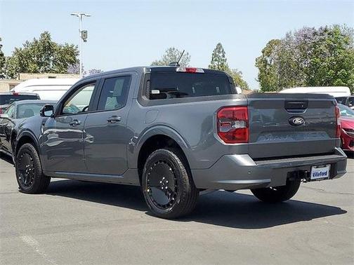 2025 Ford Maverick Lobo Standard