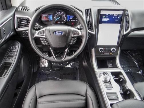 Photo 4 of 32 of 2021 Ford Edge SEL