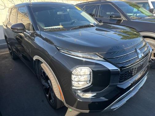 2022 Mitsubishi Outlander SE