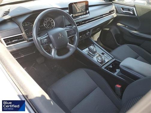 2022 Mitsubishi Outlander ES