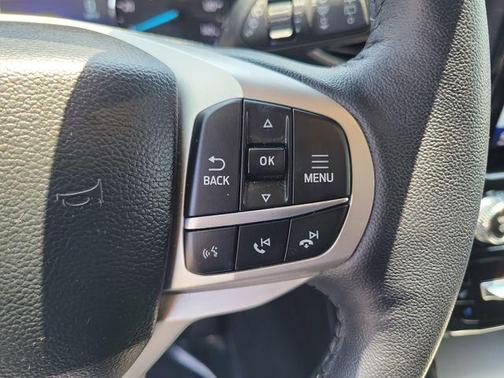 Star White 2023 Ford Explorer Limited