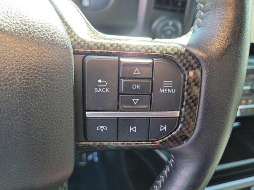 Oxford White 2023 Ford F-250 Lariat