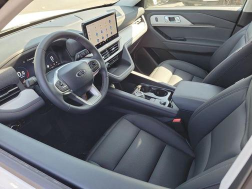 Star White 2026 Ford Explorer Active
