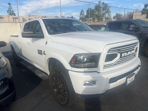Bright White Clearcoat 2018 RAM 3500 Laramie