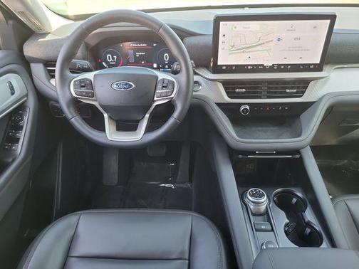 Space White Metallic 2025 Ford Explorer Active