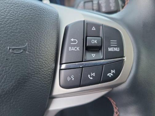 Space White Metallic 2025 Ford Explorer Active