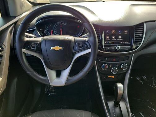 Shadow Gray Metallic 2021 Chevrolet Trax LT